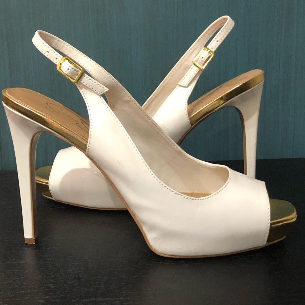 Jessica Simpson white Peep Toe Heels with gold